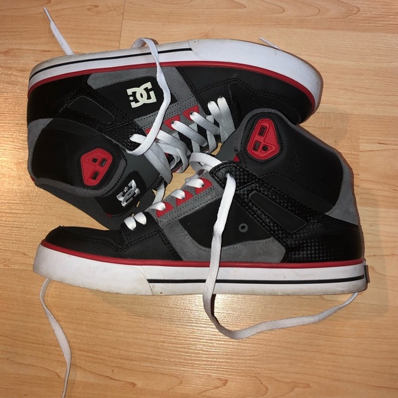 DC Other - DC Shoes (little torn)